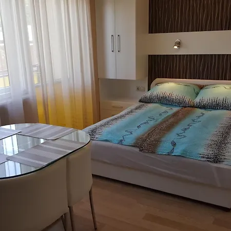Lara Apartment *